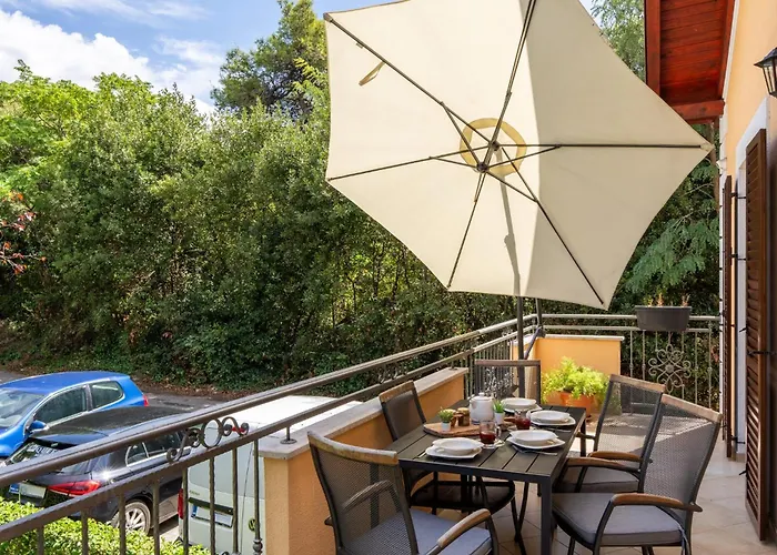 Apartment Four Seasons