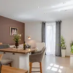 Four Seasons Apartamento