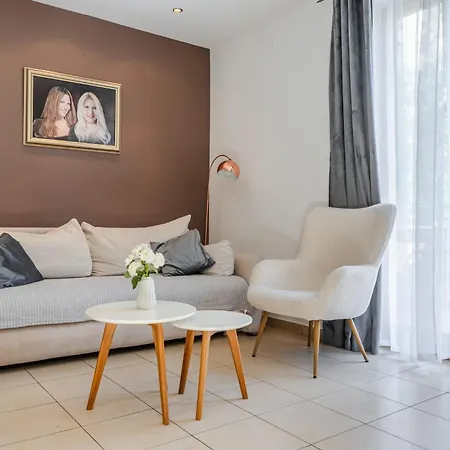 公寓 Four Seasons 扎达尔