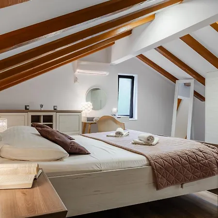 Apartment Four Seasons
